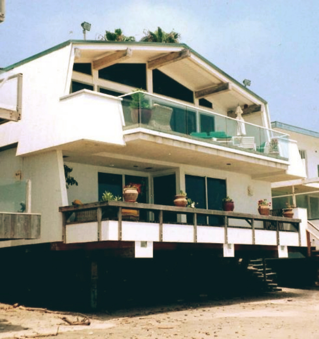 Leonardo DiCaprio sells Malibu Beach Home