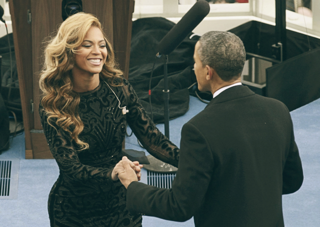 Beyonce and Jay-z Hampton's Home | Beyonce and Barack Obama dancing at Michele Obama Anniversary at White House
