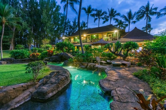 Celebrity Homes Get to know Neal Young Hawaii Home (7)
