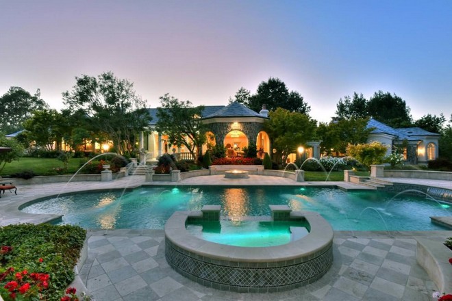 Jeff Skoll is Selling California Mansion (6)