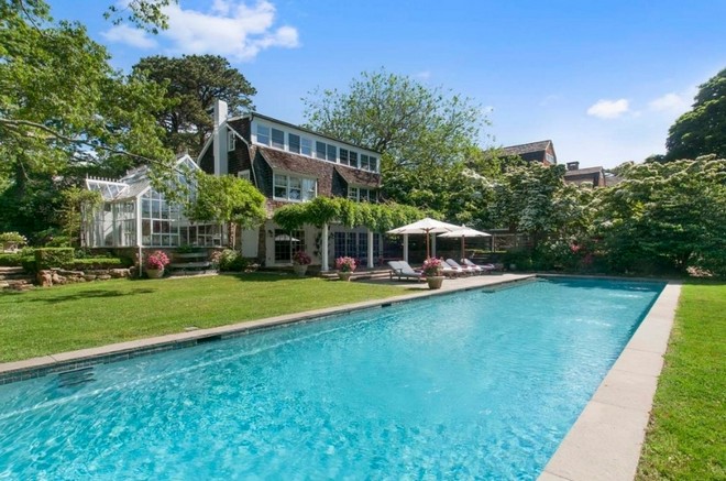 Christie Brinkley Amazing Hamptons Mansion