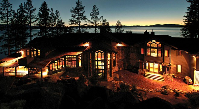 Homes This Wonderful Lake House Belongs to Mark Mastrov (6)