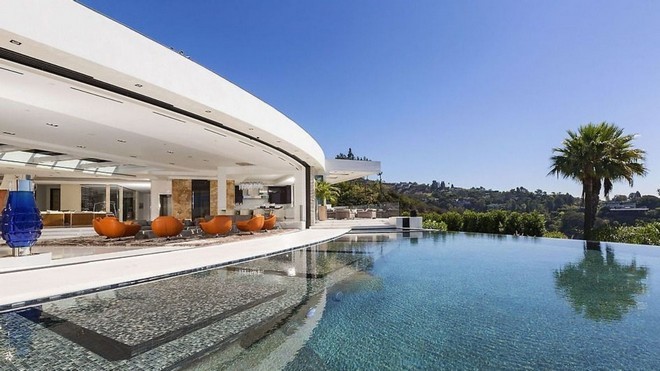 Celebrity Homes: Peek Inside Beyoncé and Jay Z LA Mansion
