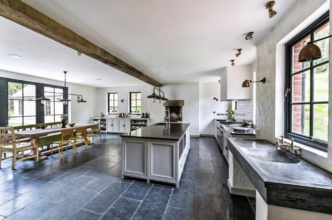 Inside Celebrity Homes Cate Blanchett’s English Mansion (4)