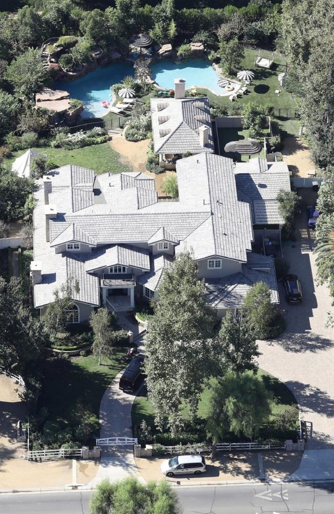 Celebrity News: Angelina Jolie’s New Hidden Hills Mansion