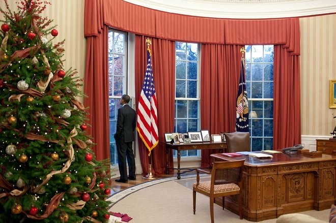 Celebrity Homes: Christmas at White House Through the Years