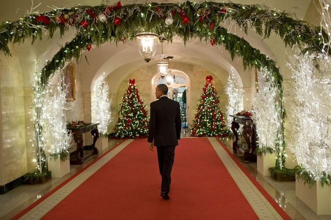 Celebrity Homes: Christmas at White House Through the Years