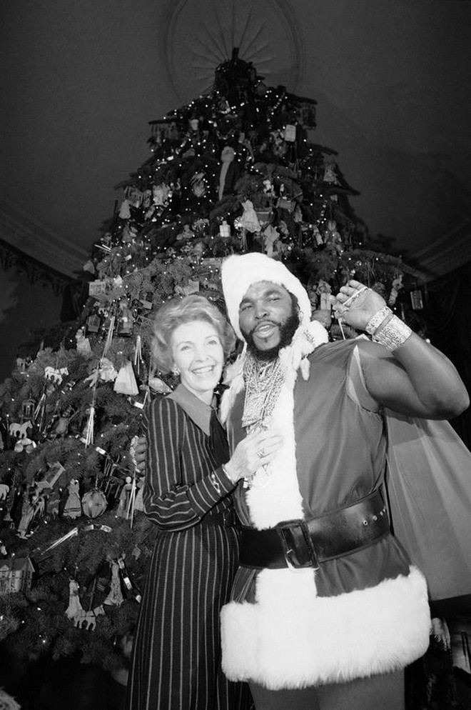 celebrity-homes-christmas-at-white-house-through-the-years-9