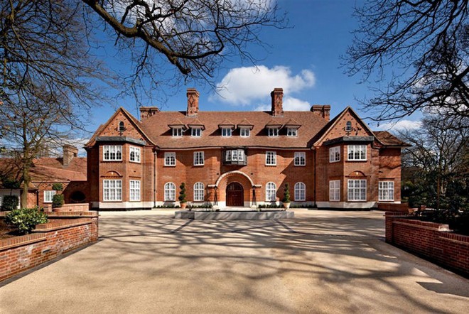 Inside Celebrity Homes: Justin Bieber Mansion in North London