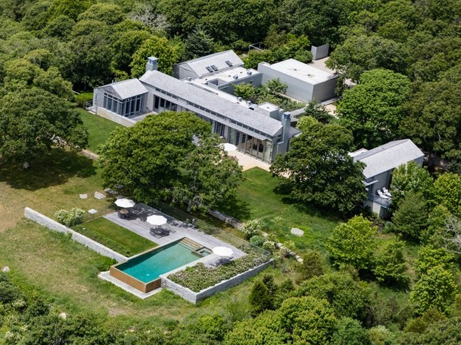 Visit Obamas’ Martha’s Vineyard Home (1)