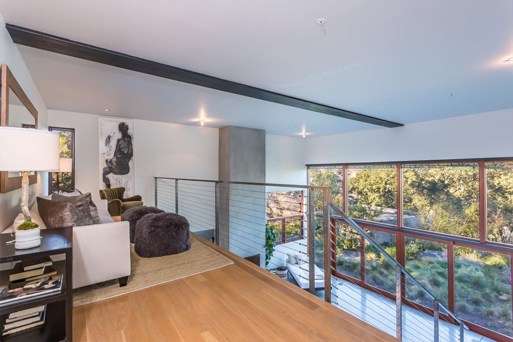 Kathryn Bigelow Lists Modern Mansion in Beverly Hills (1)