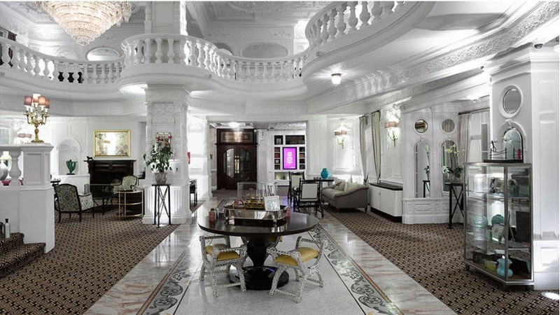 Celebrity Interior Designers | Modern Luxury Interiors by Benjamin West